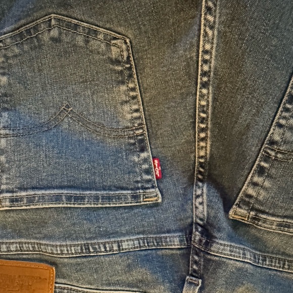 Levi’s High Rise Bootcut Jeans - Picture 3 of 3